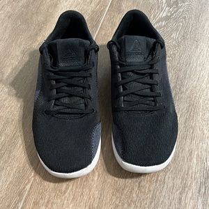 Reebok Black and Grey Sneakers - Size 7